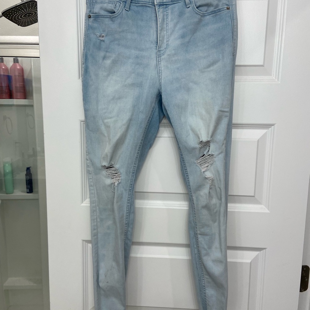 Old Navy Light Blue Distressed Skinny Jeans